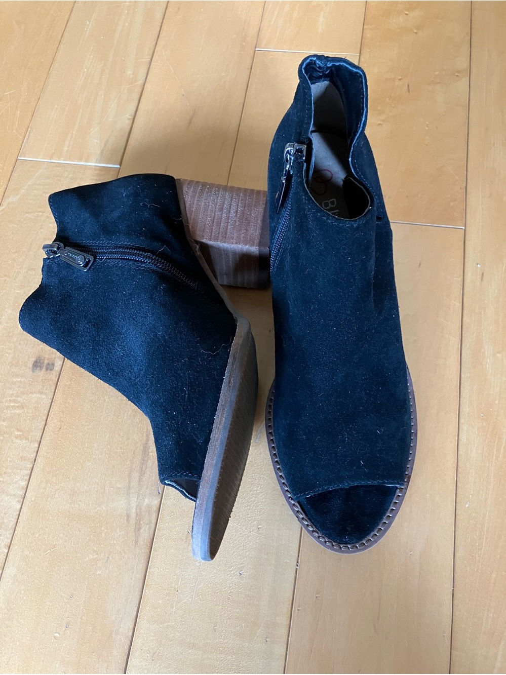 Blondo waterproof suede ankle boots